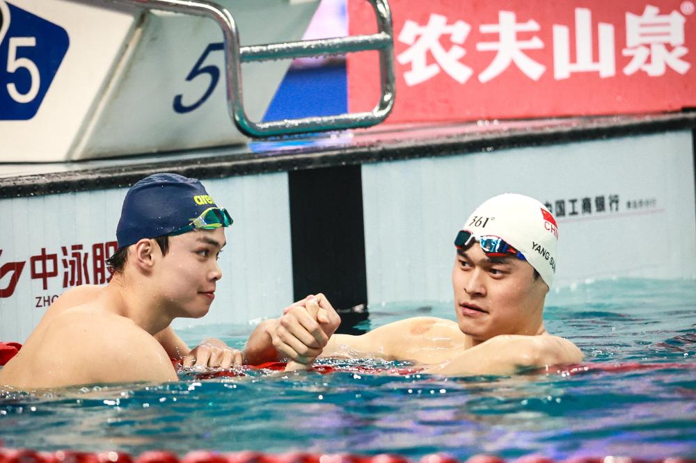 3连胜仅丢1球！奥纳纳获土超10月最佳，直言要赢更多荣誉